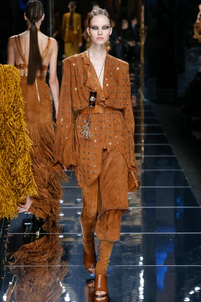 Look 22